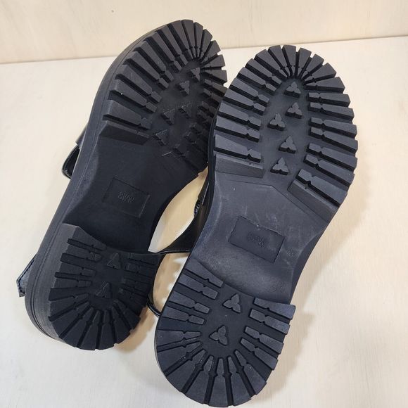 Torrid  Women’s Sling Back Lug Loafer size 8ww - Picture 11 of 11